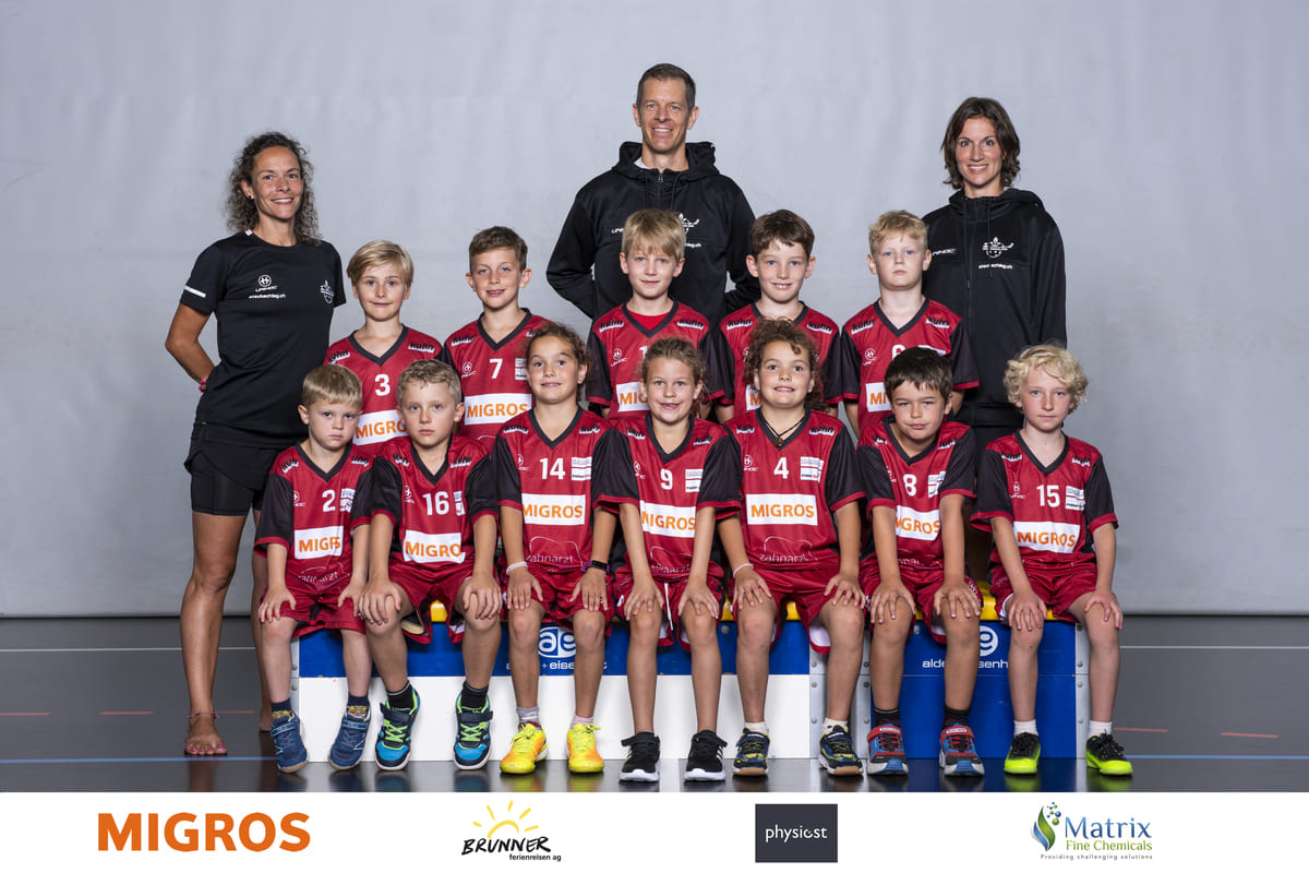 Junioren E rot_UHC Sarganserland_Saison 2025-2026_01 (1) Junioren E rot_UHC Sarganserland_Saison 2025-2026_01 (1)